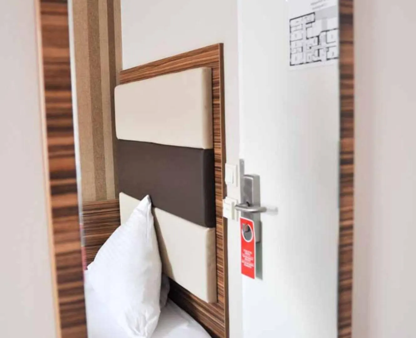 Erde Hotel Erlangen 3*,