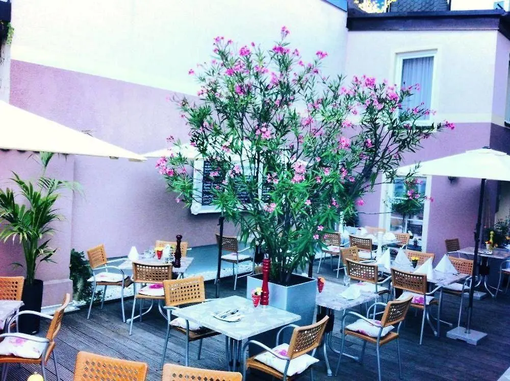 ***  Erde Hotel Erlangen Germany