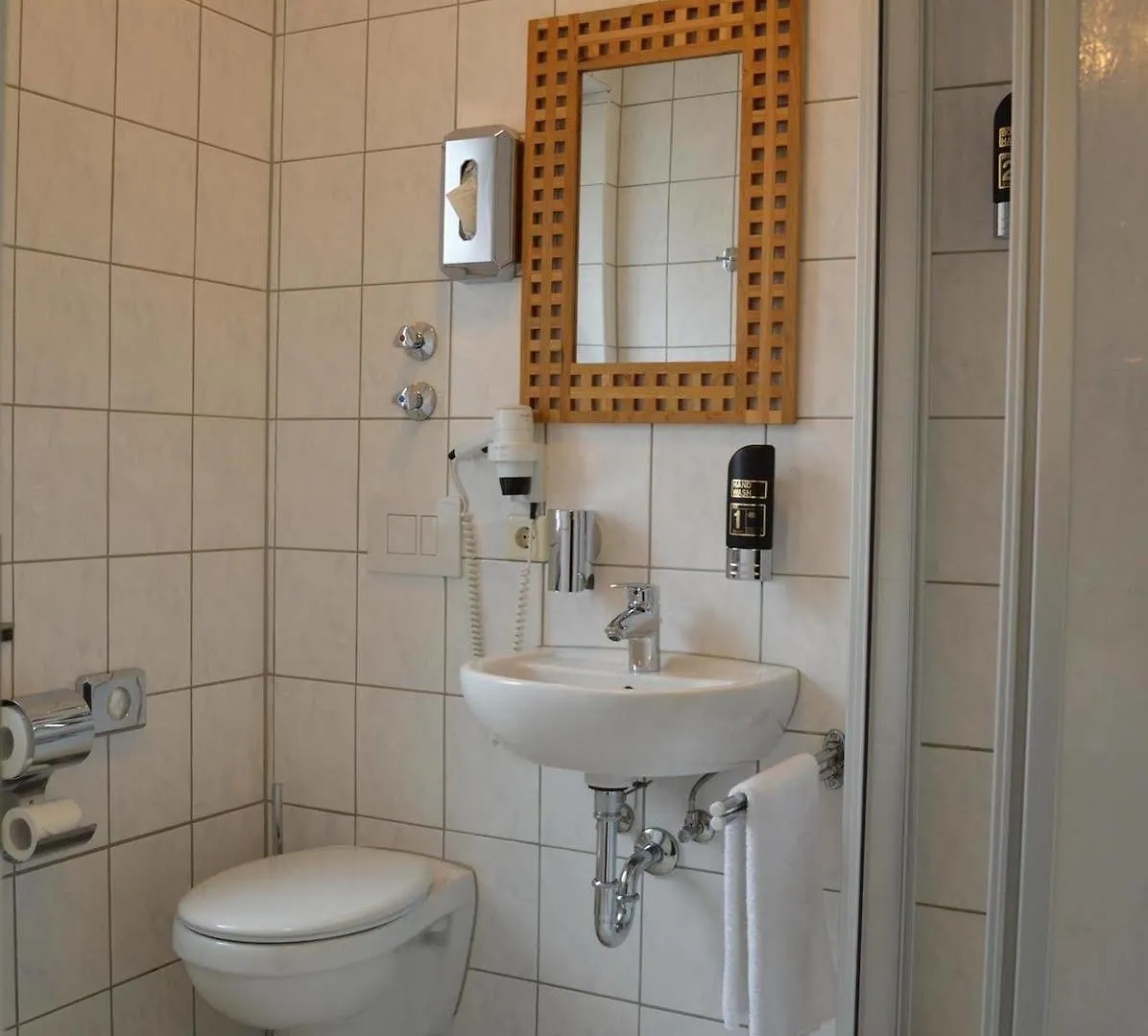 Erde Hotel Erlangen 3*,